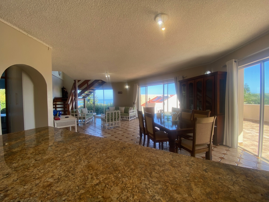 5 Bedroom Property for Sale in Cintsa East Eastern Cape